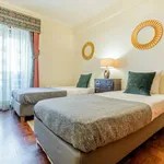 Rent 4 bedroom apartment of 95 m² in Lisbon