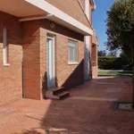 Rent 4 bedroom house of 241 m² in Valladolid