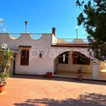 Rent 4 bedroom house of 215 m² in Altavilla Milicia