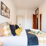 Rent 2 bedroom apartment of 79 m² in Porto