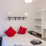 Rent 3 bedroom apartment in Barcelona