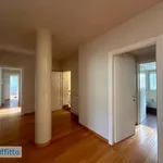 Rent 5 bedroom apartment of 220 m² in Milan