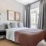 Rent 3 bedroom apartment of 76 m² in Lisbon