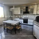 Rent 5 bedroom house of 333 m² in Cavazzale