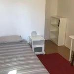 Rent a room in lisbon