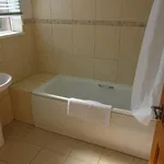 Rent 4 bedroom flat in Belfast