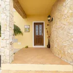 Rent 4 bedroom house of 250 m² in Luz