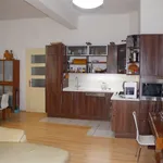 Pronajměte si 3 ložnic/e byt o rozloze 87 m² v Prague