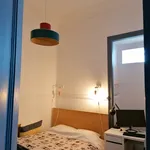 Rent a room of 100 m² in Lisbon