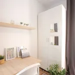 Rent 3 bedroom apartment of 7 m² in Barcelona