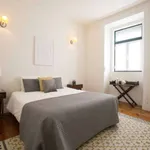 Rent 3 bedroom apartment of 100 m² in lisbon