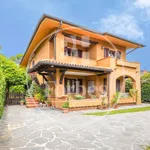 Apartment in villa via Fratelli Cervi, Centro, Forte dei Marmi