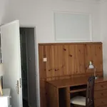 Rent a room of 100 m² in lisbon