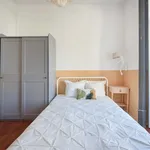 Rent a room of 180 m² in Lisboa