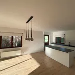 Maison de 210 m² avec 3 chambre(s) en location à Rhode-saint-genèse