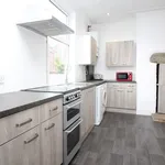 Rent 4 bedroom apartment in Leeds