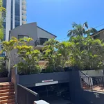 Rent a room in Broadbeach