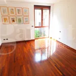 Rent 5 bedroom apartment of 220 m² in Verona