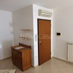 Rent 3 bedroom apartment of 75 m² in Adria