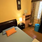 Rent a room in Madrid']