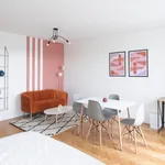 Rent 4 bedroom apartment in Paris