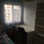 Rent a room of 80 m² in madrid