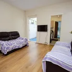 Rent 4 bedroom flat in West Midlands