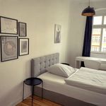 Rent a room of 100 m² in Berlin