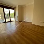 Rent 4 bedroom apartment of 140 m² in İstanbul