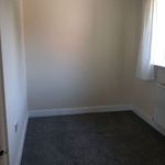 Rent 3 bedroom flat in East Midlands