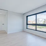 Rent 4 bedroom house of 260 m² in Lisboa