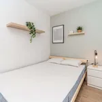 Rent a room of 99 m² in Valladolid