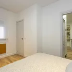 Rent 4 bedroom apartment of 30 m² in Madrid