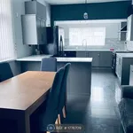 Rent 6 bedroom house in Wales