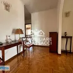 Affitto 5 camera appartamento di 136 m² in Rome