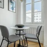 Appartement de 608 m² avec 2 chambre(s) en location à Paris