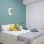 Rent a room of 300 m² in Madrid