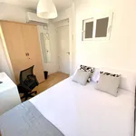 Rent 4 bedroom apartment in Madrid