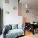 Appartement de 355 m² avec 2 chambre(s) en location à Lyon