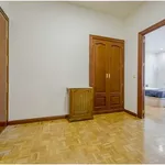 Rent a room of 240 m² in madrid