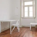 Rent a room of 120 m² in lisbon