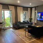 Rent 2 bedroom apartment in Hancock Park