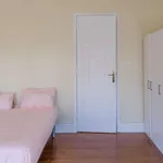 Rent a room in lisbon