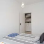 Rent a room of 90 m² in lisbon