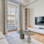 Rent 5 bedroom apartment of 65 m² in Paris