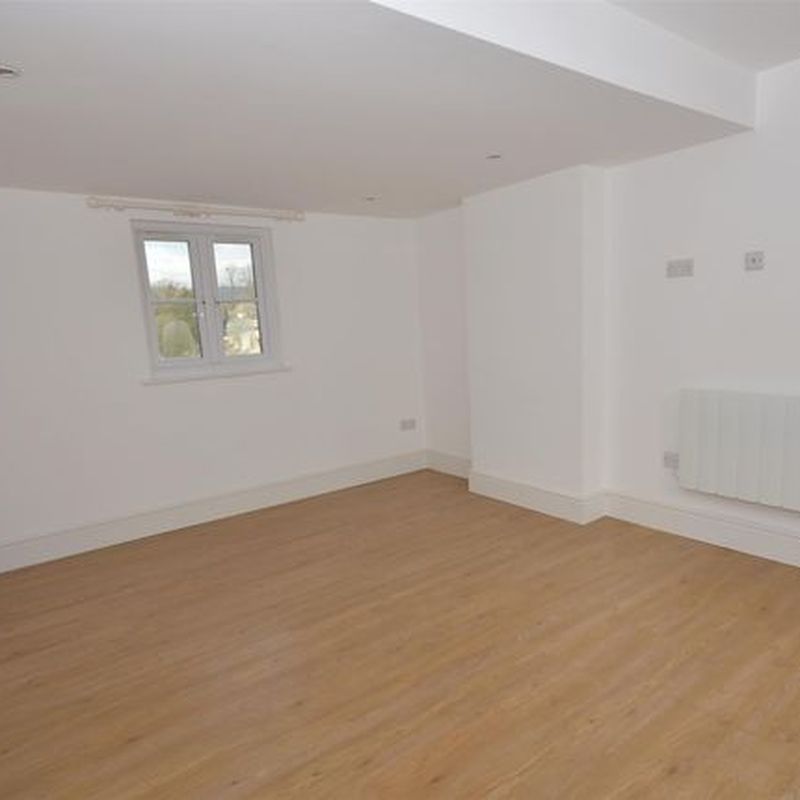 Flat to rent in Lansdown, Stroud, Gloucestershire GL5 Uplands
