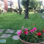 Villa a schiera arredata con terrazzo