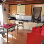 Rent 3 bedroom house of 90 m² in Trezzone