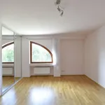 Pronajměte si 6 ložnic/e dům o rozloze 450 m² v Prague