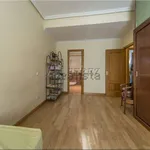 Rent a room of 200 m² in madrid